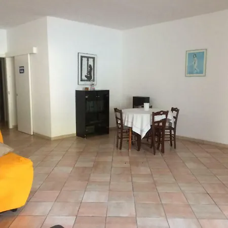 Дом отдыха Roxi's House